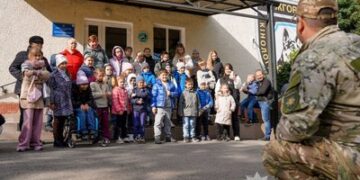 До Всесвітнього дня захисту тварин поліцейські-кінологи Закарпаття провели для дітей захід — Ужгород