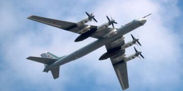 Ворог атакує Україну різними типами ракет та дронами: людей просять бути в укриттях — Закарпаття