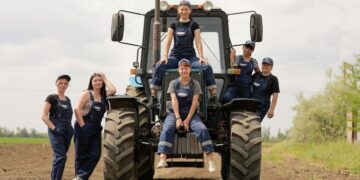 Професія трактористки увійшла до трійки найзатребуваніших у Службі зайнятості – Техніка