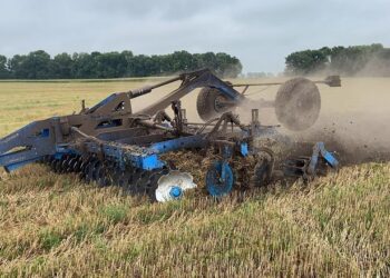 В «Агрейн» назвали борону Lemken Rubin 10 найефективнішою для подрібнення решток – Техніка