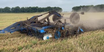 В «Агрейн» назвали борону Lemken Rubin 10 найефективнішою для подрібнення решток – Техніка