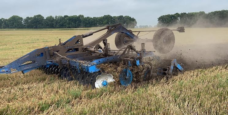 В «Агрейн» назвали борону Lemken Rubin 10 найефективнішою для подрібнення решток – Техніка