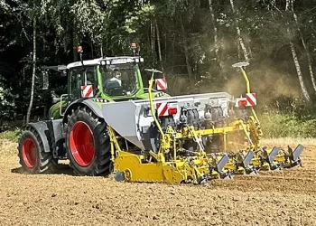 Ropa, ймовірно, тестує нову картоплесаджалку – Техніка