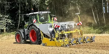 Ropa, ймовірно, тестує нову картоплесаджалку – Техніка