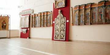 В Ужгороді триває виставка, присвячена українському храмовому дереворізьбленню — Ужгород