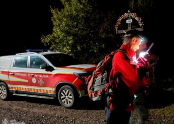 Багаття як порятунок: на Мукачівщині рятувальники знайшли трьох заблукалих грибників (ФОТО) –
