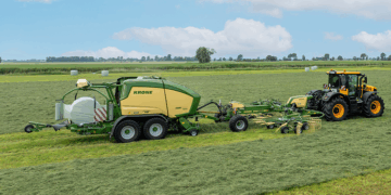 KRONE представив Swadro BaleTrain TC 880 Pro – валкування і пресування в одній машині – Техніка