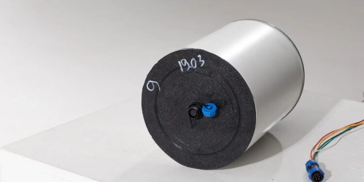 Чому на FPV-дронах дедалі частіше використовують оптоволокно