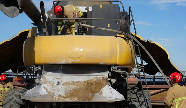 У полі на Ужгородщині загорівся комбайн — Закарпаття