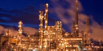 Економіка: На росії дрони атакували НПЗ в Орську