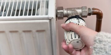 Економіка: Опалювальний сезон в Україні обіцяють почати вчасно. Міненерго пояснило ситуацію