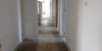 Економікащини: На Львівщині продають колишній пологовий будинок