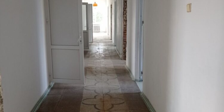 Економікащини: На Львівщині продають колишній пологовий будинок