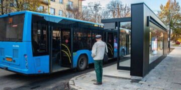 В Ужгороді до 1 листопада збільшать кількість рейсів автобусів до міського кладовища — Закарпаття