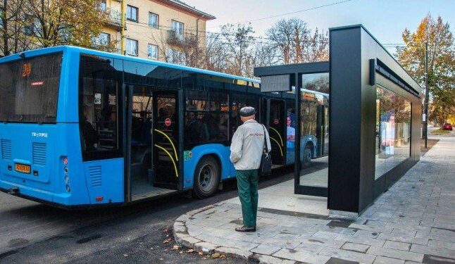 В Ужгороді до 1 листопада збільшать кількість рейсів автобусів до міського кладовища — Закарпаття