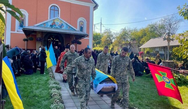На Мукачівщині поховали захисника, який загинув у Харківській області — Закарпаття