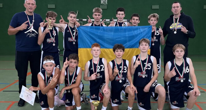 Юні ужгородські баскетболісти здобули «срібло» на міжнародному турнірі в Угорщині