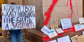 Кількість українців, які вважають, що треба критикувати владу навіть під час війни, зросла до 90%