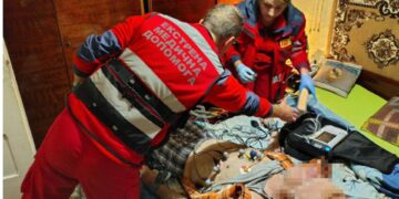 Медики швидкої на Закарпатті врятували життя пацієнту з критичним інфарктом (ФОТО)