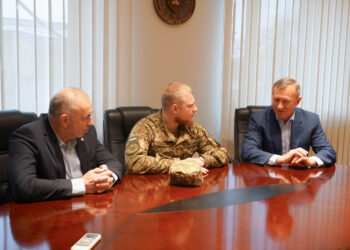 Міський голова Богдан Андріїв зустрівся з Героєм України Владиславом Стоцьким