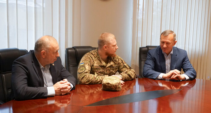 Міський голова Богдан Андріїв зустрівся з Героєм України Владиславом Стоцьким