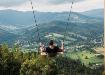 Молодь Ясіня: Від слів до справи – еко-акція на горі Костирівка (ВІДЕО) –