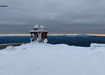 На горі Піп Іван Чорногірський — мінус 6 і хмарно (ФОТО)