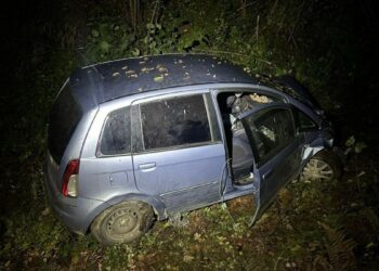 На Хустщині загинув 56-річний чоловік через падіння авто в урвище (ФОТО)