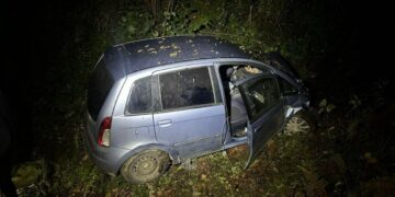 На Хустщині загинув 56-річний чоловік через падіння авто в урвище (ФОТО)