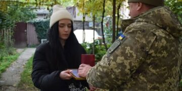 На Закарпатті рідним полеглого прикордонника Дмитра Цацури вручили медаль «Захиснику Вітчизни» (ФОТО)