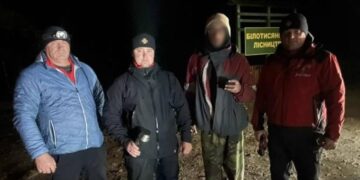На Закарпатті рятувальники знайшли двох чоловіків, які заблукали в горах і лісах (ФОТО)