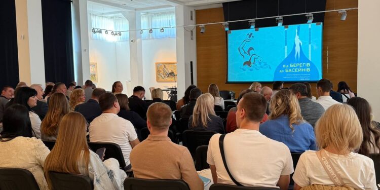 На Закарпатті видали унікальне дослідження про історію плавання і водного поло (ФОТО)