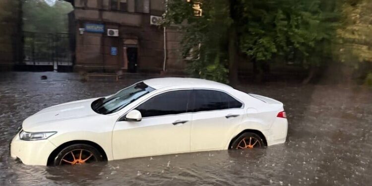 Одесі загрожує зараження води після повені. Фахівці порадили, як уберегтися від хвороб