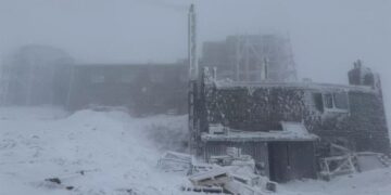 Піп Іван Чорногірський: мороз, вітер та хмарність — туристів закликають утриматися від сходжень –
