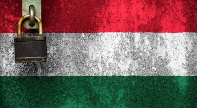 Після путінської росії “Закарпаття онлайн” заборонили в орбанівській угорщині