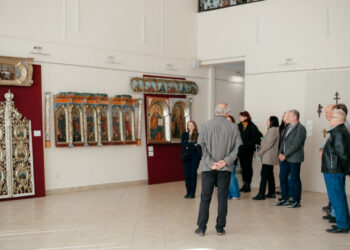 Повернення забутої традиції: в Ужгороді триває перша в Україні виставка храмового дереворізьблення Карпат