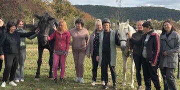 Родини полеглих закарпатських Героїв пройшли черговий сеанс іпотерапії (ФОТО)