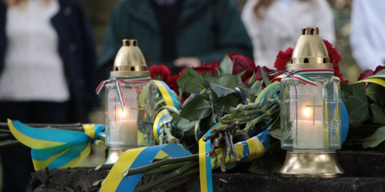 Солідарність проти диктатури: в Ужгороді вшанували річницю Угорської революції 1956 року –