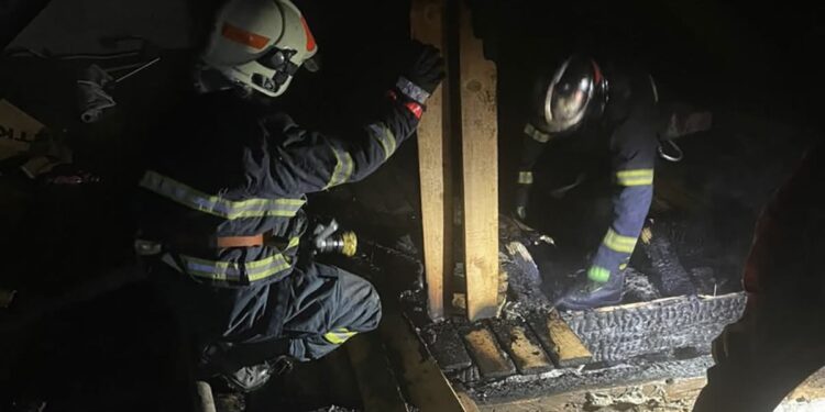 Уночі на Ужгородщині палав житловий будинок (ФОТО)