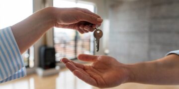 Ужгород — найдорожчий: Щоб орендувати квартиру, потрібно віддати 98% середнього доходу –