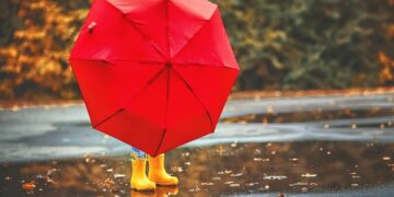 В Україні прогнозують дощі, грози й мокрий сніг