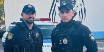 В Ужгороді патрульні оперативно супроводили автомобіль із вагітною жінкою до лікарні (ФОТО)