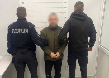 В Ужгороді поліція затримала 41-річного чоловіка, який убив батька під час сварки (ФОТО)