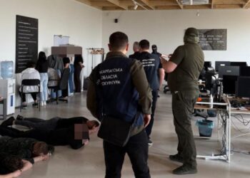 В Ужгороді судитимуть організаторів і працівників кол-центру, який ошукував громадян Чехії на інвестиціях (ФОТО)