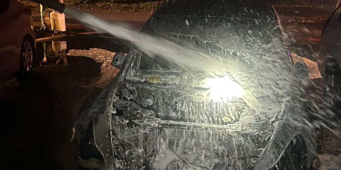 В Ужгороді затримали студента, який підпалив Tesla місцевої дизайнерки (ФОТО)