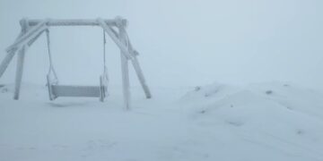 Високогір'я Карпат засипало снігом і вдарив мороз (ФОТО)