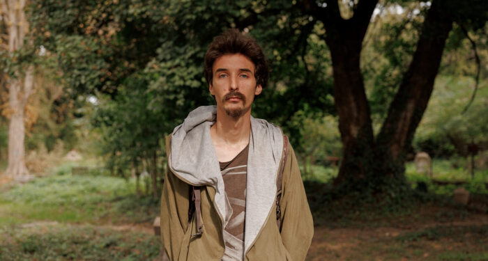 Змінити символи війни на обереги: ужгородський скульптор створює прикраси з гільз