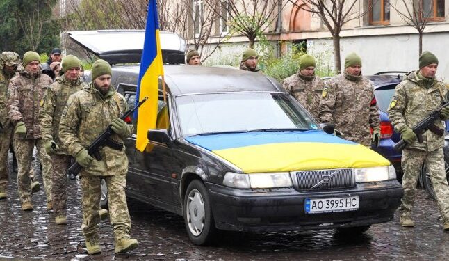 В останню путь провели захисника, якого понад рік вважали зниклим безвісти — Закарпаття