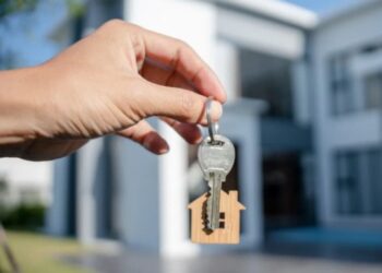 Людям пояснили, кому треба переоформити житло і чи діють нові правила реєстрації нерухомості — Закарпаття