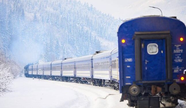 Укрзалізниця оновлює графік руху потягів із 14 грудня: як доїхати до Закарпаття — Закарпаття